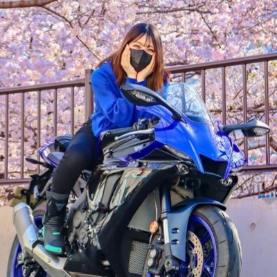 社会人 3年目 24歳 Ninja250(‘15)▶︎▶︎YZF–R1(‘22)🔰ナンバーの横に初心者マークが付いてたら私のです！ 美味しい物が大好きで人より少し食べます！人見知り発動したらごめんなさい… 🫶@Shota__r1