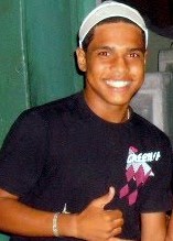 Deus é puríssima essência. Para os que têm fé nele, Deus simplesmente é.
