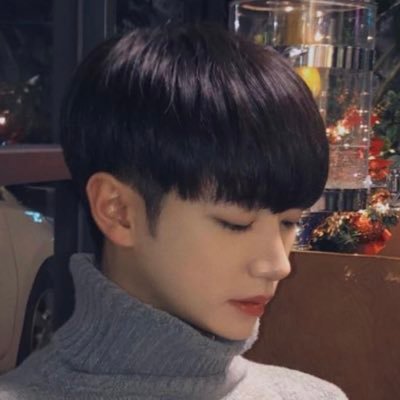 072rintaro's profile picture. いいね👍を明日の活力に変える倫太郎です😎/55歳既婚180㌢67㌔九州男児ENFJ-A/アイコン拾画/ツイート本物/好きな言葉「黄昏とトキメキ」🍀/映えるモンブラン🌰🍰食べたい😁/無言フォローやDMやリツイート大歓迎🤭/実在してるか架空かはあなた次第です😆🍀 #スーツ #スーツ男子 #手フェチ