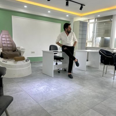 Berketa04's profile picture. KENDİ HALİNDE BEKAR İŞİNDE GÜCÜNDE BİR BİREY KİTAP GİBİ KADINI İMLASI BOZUK OLAN ERKEKLER OKUYAMAZ