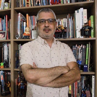 Historiador, professor, gestor público, coordenador do Festival Internacional de Quadrinhos de Belo Horizonte - FIQ