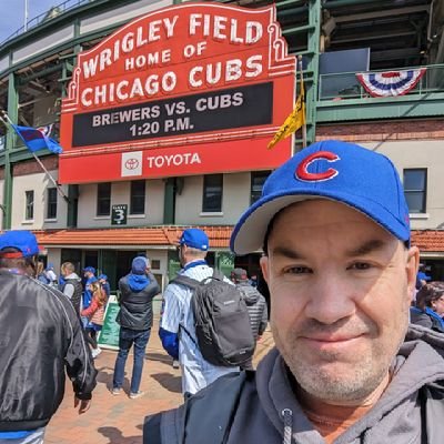Huge #Riders fan. Love my wife Susie, our 4 cats, Basset Hound Jenny, #CFL, #Bundesliga, FC Schalke #S04, Chicago #Cubs, travelling, & learning guitar and bass.