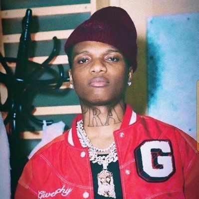 🎶Lover📸 Just me, myself, and I,...💙Be 🍁ing in myself🅿️〽️🍻. Wizkid Fc💙🇳🇬❤️. Grow hard🏕 