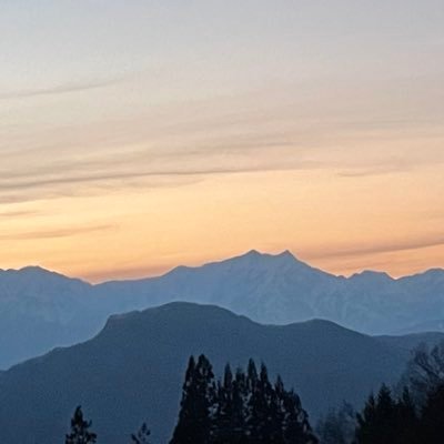 半農半X。半農=米農家 X=日本みつばち養蜂家。ラジオを聴く事が好きです。