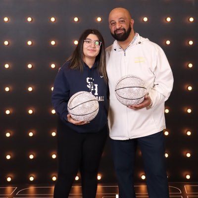Assistant Vice President at Wells Fargo Auto. Assistant Woman’s Basketball Coach @SienaHeightsUniversity 17u coach @RiceBasketball