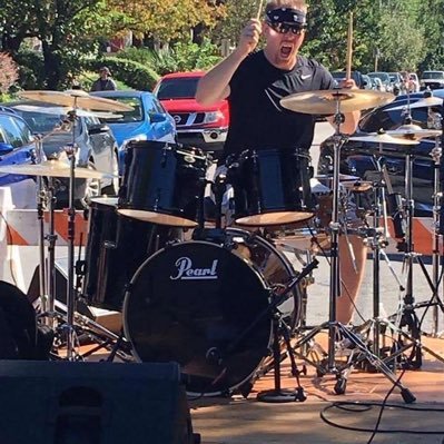 I love dogs, music, and horror movies! Concert goer! Sports nut! Drummer! Dad! #BBN #STLCards #STLBlues #BroncosCountry #Pacers