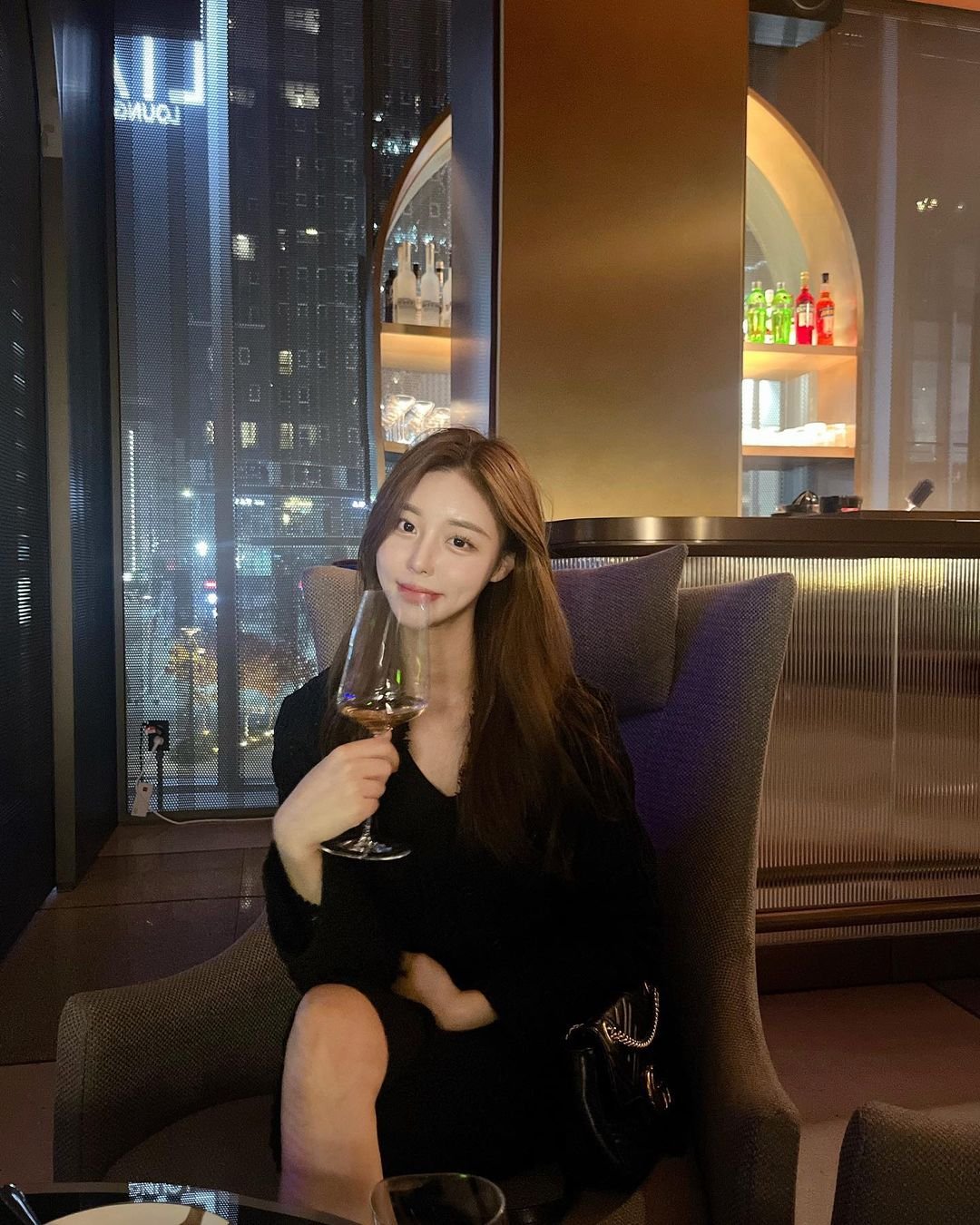 JennyTaylo58054's profile picture. 「本当に紹介してくれるの？」「騙されたりしないの？」そんな心配を感じているママ活未経験者の皆さん、高年収のママさんと出会って、人生を変えてみませんか？私が運営するママ活コミュニティなら、25歳から40歳までの幅広い年齢層のママさんが、あなたとの出会いを心待ちにしています。ママ活に興味のある男性は、ぜひフォロー❤️