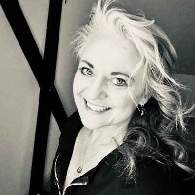Cult free at age 50, Burlesque Dancer. Advocate for thriving.