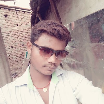 looksmart989466's profile picture. 