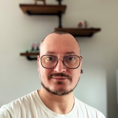 Cloud/DevOps/ML professional, gaymer, bilingual nihilist. The views posted here are my own. 🇬🇧🇭🇺🇪🇺