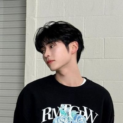 iceeriver's profile picture. binabio ng buhay. follow spree. fb!