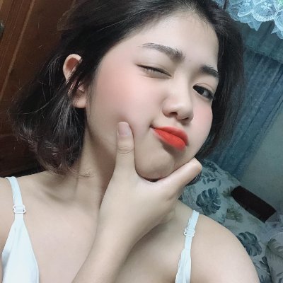 ErinBrown18482's profile picture. 