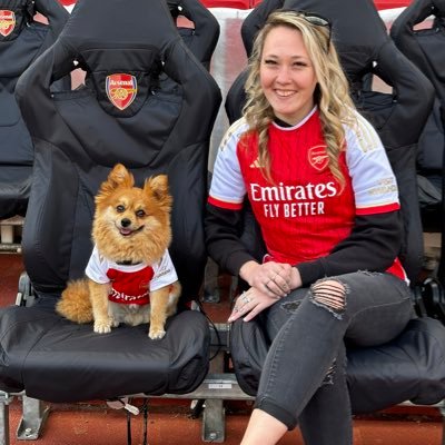 Hi I’m Enzo ❤️🤍 I love all things arsenal & Katie McCabe & meado ! first ever dog to tour the emirates stadium 🏟️ Account run by @itsonlyyazzie ( ESA dog)