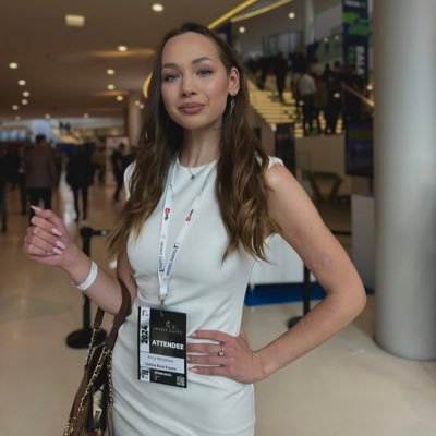 agentmihajlowa's profile picture. 