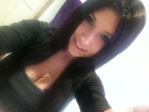 x_unexplainable's profile picture. Rebekah / Seventeen / Single; xo
Eminem means everything to me. His so fucking amazing!
I love him so much.