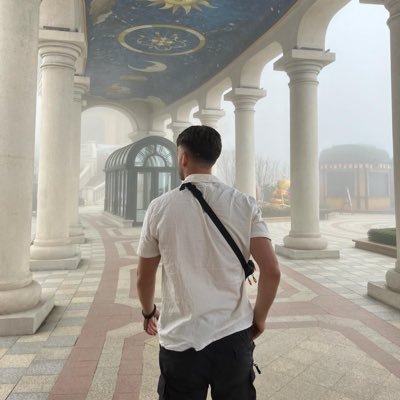 chxrliesteer24's profile picture. 