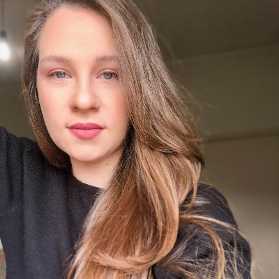 English/French teacher 👩🏼🏫 • PR & ad grad- English Major & French Minor- LU 🎓 • Chocoholic🍫😍 • HRT at LESBG • Nature Lover🌲🌳🌺
