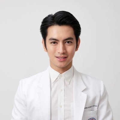 A Filipino Doctor who loves to read! Surgery 🩸 Classical Dressage 🏇