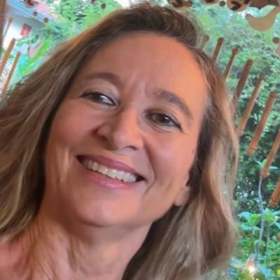 claudianutri's profile picture. 