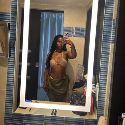 yung muva who hustles hard and won’t let nobody get in her way ✨ God first, and everything else after that 🎯