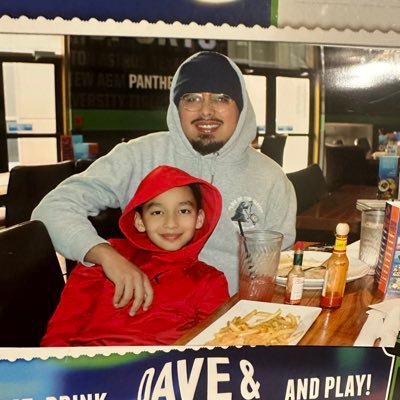 Dad 👨🏻 Gamer, Twitch, Tik Tok!  RNGaming_32 follow us