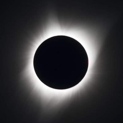 Ticker: Eclipse https://t.co/9uhPAdslgu the moon is closer than ever
