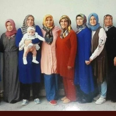 bir tatlı hayale dalmak istedim
abdesti Tuna'dan almak istedim
Çin seddinde namaz kılmak istedim
Köydeki camimden bile ettiler