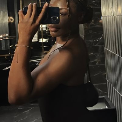 lovesrwa's profile picture. 