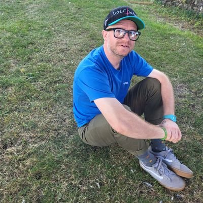 author, geek, wannabe artist - music, art, cinema, cult tv, horror, MUFC and doctor who
i take photos - https://t.co/alum9uH0xJ