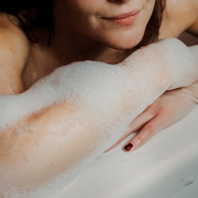 Full-time ray of sunshine | MASSAGES ONLY | Sensualist | Pleasure activist | s3x educator | somatics | breathwork | reiki meetkayamoon@proton.me