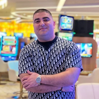 Hi, My name is Narek and I’m known on YouTube as a NG Slot ! I travel the country playing slots to share with you my real-life experiences at casinos.