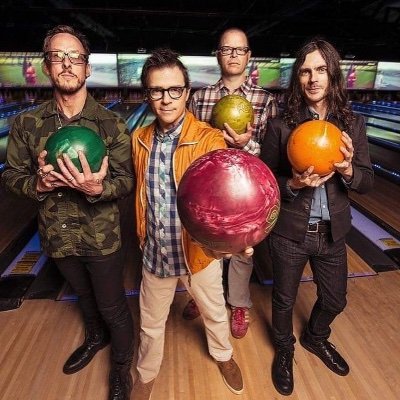 Send in  weezer confessions 👍
Rules:
No NSFW allowed, I’m a minor 
Don’t be straight up rude about anyone
Remember these are not my confessions so be nice 😊