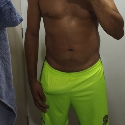 Macho x macho roces paja Vergon entre varones es más excitante, no plumas