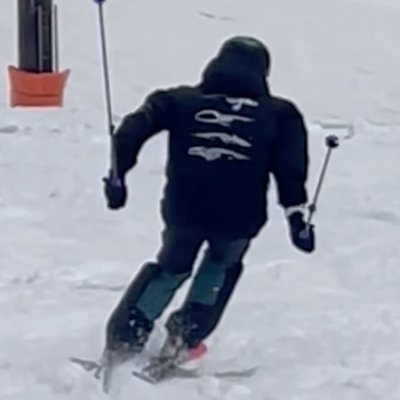 横浜住
横手市産縄文人
🎿滑れりゃ雪質に多くは望まないたち
たざわ湖と戸隠が心のホームゲレンデ
復帰して8年目くらい
だいたい50日/年
緩斜面男でいつまでたっても滑りはポンコツ
ベテランの素人
右ACL再建済
自称晴男
クソリプ量産型めんどくさい変態エロじじい
得意技はセーフティーバーの無いペアでの空振り