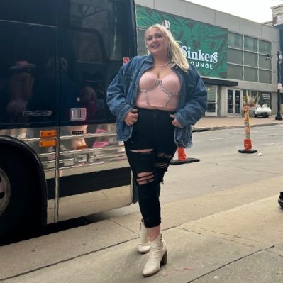 former law student/current HS teacher ~ she/her ~ Est fessa, sed festinat. ~ For legal reasons life is a joke. ~ MODOT stole “buckle up phone down” from me.