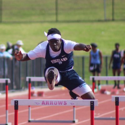 Jabari Reginal RHS ‼️ God first ✝️ 5’10 165 Ath. Jumper/Sprinter/Hurdler. WR/Wing Back/DB. 5A district powerlifting champ 🏋️‍♂️ 5A T&F State champ