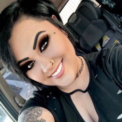 30. Mommy to 3 little demons🖤 Hell hounds, Tattoos, Elder Emo, Writer, Cook, Music, Witchy, && All things dark and demented. 🦇 Sophia 🖤🥰