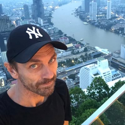 Traveler - Raver - Techno Lover & Sound Track creator **one night an ETH save my life** Web 3 investor sometimes DJ 🇹🇭https://t.co/gsMoa8xXF9