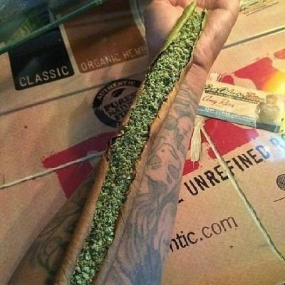 every1likesfun's profile picture. Hi I'm 18 and bisexual