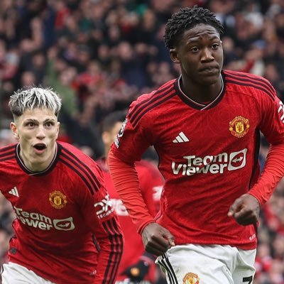 MainooShouseboy's profile picture. 