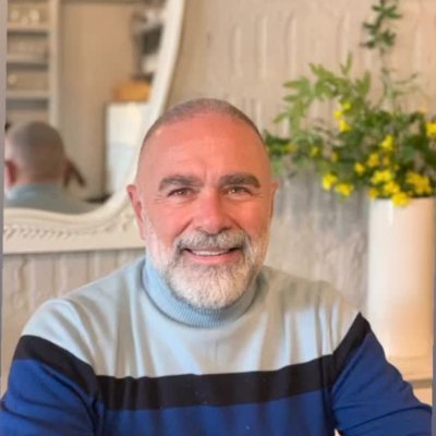 J.M🇨🇾🇺🇸
Living, working, eaten, driking, gardening, & exercising in vancouver, BC, Connecticut 🇺🇸.
Made in Connecticut.
This is my only account