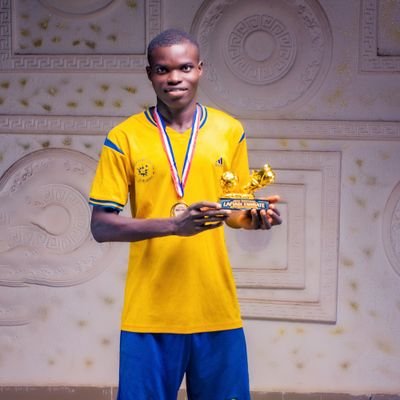 Am Anfani Jr from lafiagi ,kwara state. A young boy with a dream... Pursuing a professional football career.