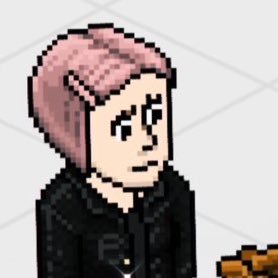 Volviendo en habbo (me llamo :Lyra en habbo) nueva en Twitter, hago sorteos y pronto abriré comisiones de dibujos