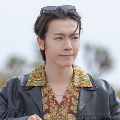 https://t.co/rdHE6PVbnZ “Crafting timeless melodies.” The renowned songwriter—1986, a masterful composer, and a lyrical virtuoso, Lee Donghae.