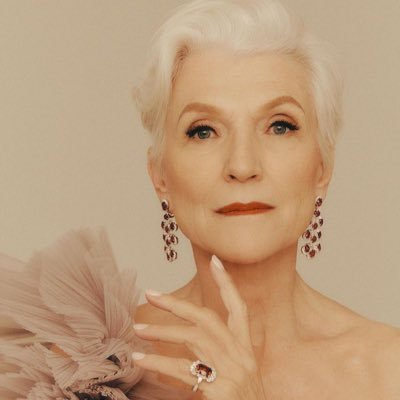 Bestselling international Author of A Woman Makes A Plan 📖 Doctor of Dietetics 👩‍🎓 Supermodel 😉 💃 #ItsGreatTiBe75 Manager:  anna@mayemusk.com