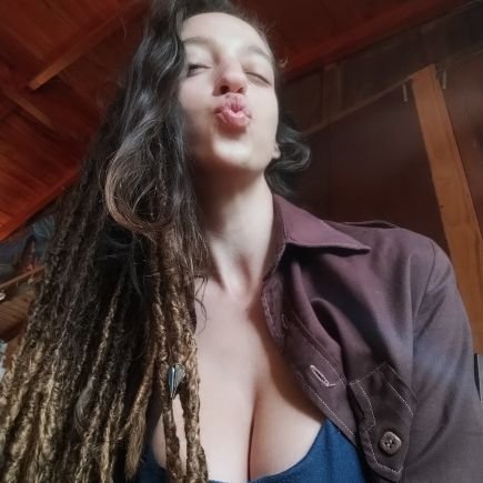 Smoking Fetish Goddess 💘 dreadlocks model- the girl you are looking for 
subscribe to chat- give me a tribute for my attention 😈
homemade- 420- Cont. Creator