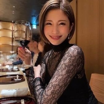 DwhSUZa8u880933's profile picture. 