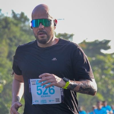 A corrida de rua me ajudou a perder 60kg, salvou minha vida, me devolveu o amor próprio, pela saúde e pela vida! Bora correr também?💪🏽🏃🏽‍♂️🚀