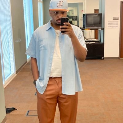 MrHighRoller's profile picture. “Shit be too seasoned”