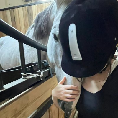 EffinHollas's profile picture. 新しい時代の若い女性たちは今、日本語を学んでいます📕
今後の旅行計画の準備中です✨
ここで日本人の友達に会ったら、アドバイスをお願いします💕